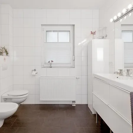 Feriehus Fh Blaue Haus Am Peenestrom Peenemunde